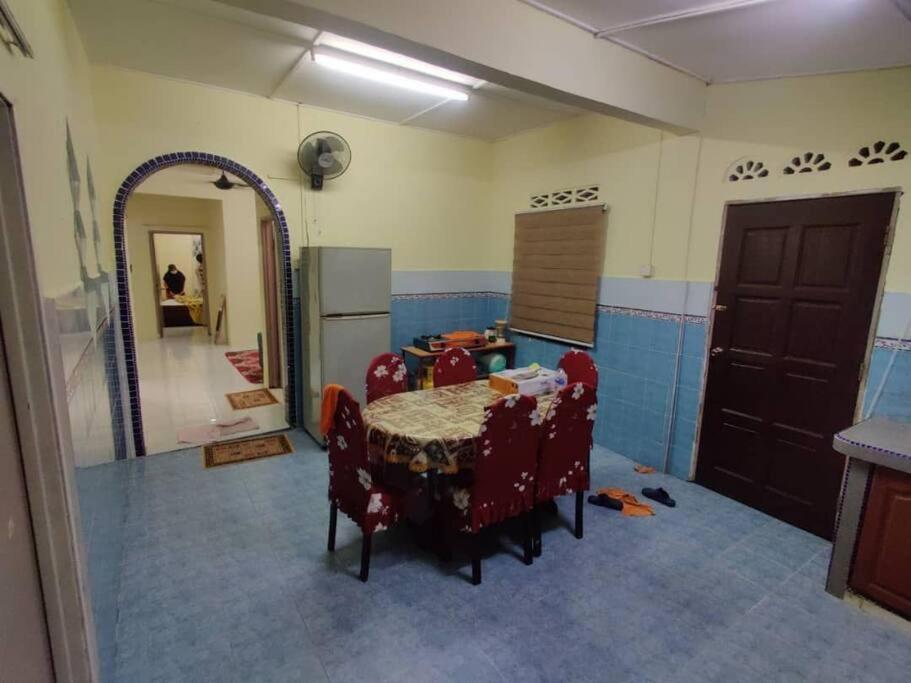 Adeeba Homestay กวนตัน ภายนอก รูปภาพ